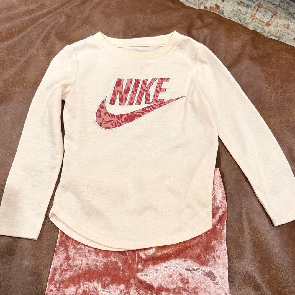 Nike Girls Pink & Cream Three-Piece Active Set - Picture 4 of 6